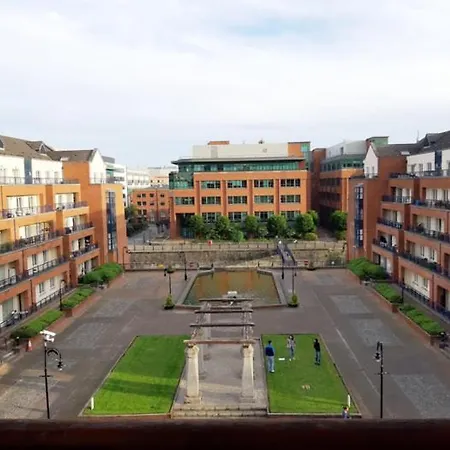 Accommodatie bij particulieren Custom House Harbour Apartments, Ifsc *